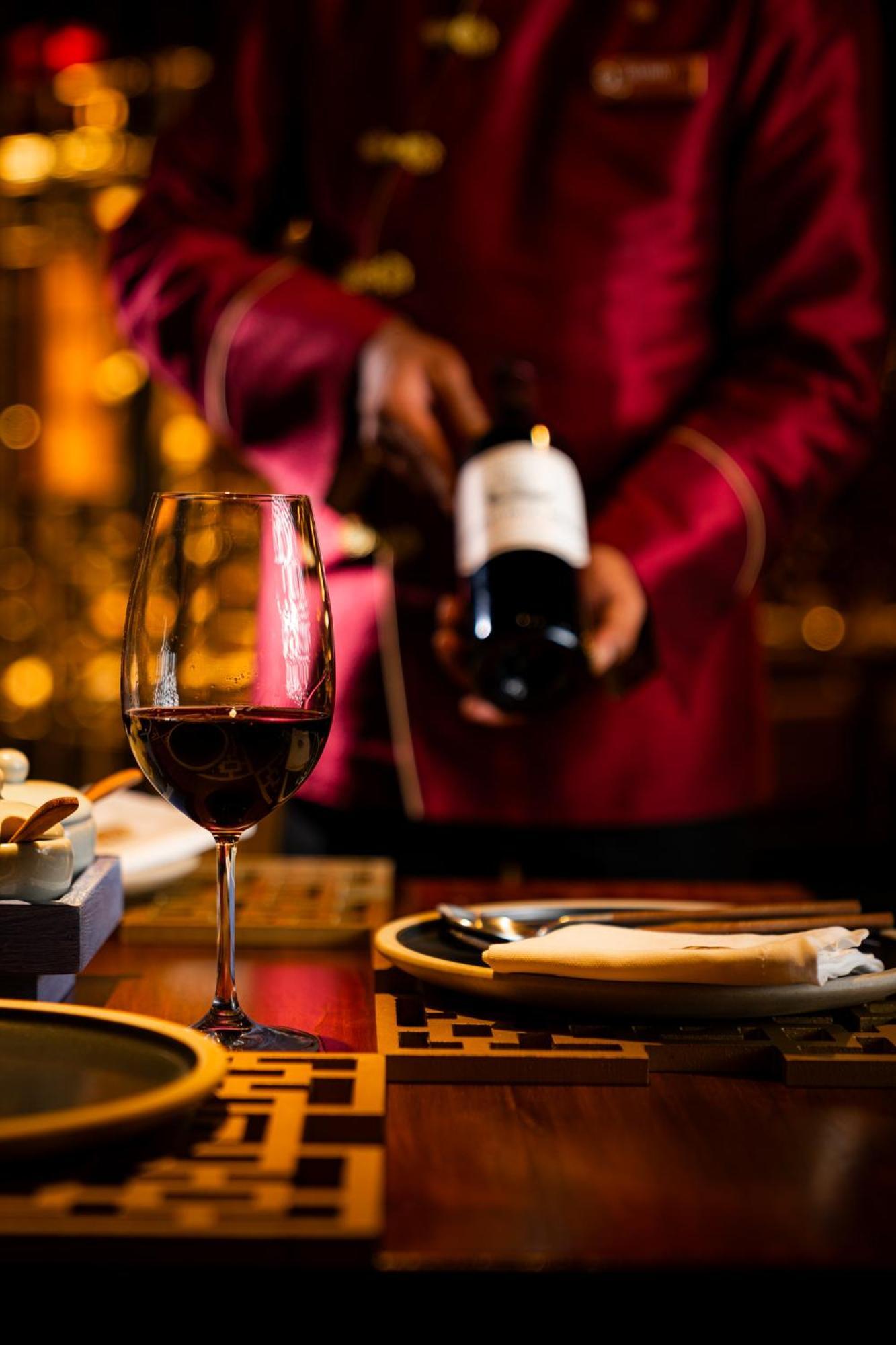Отель President - Ihcl Seleqtions Мумбаи Экстерьер фото Wine