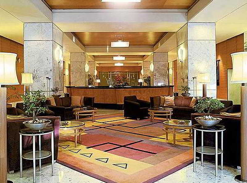 Отель President - Ihcl Seleqtions Мумбаи Экстерьер фото The lobby of the Four Seasons Hotel